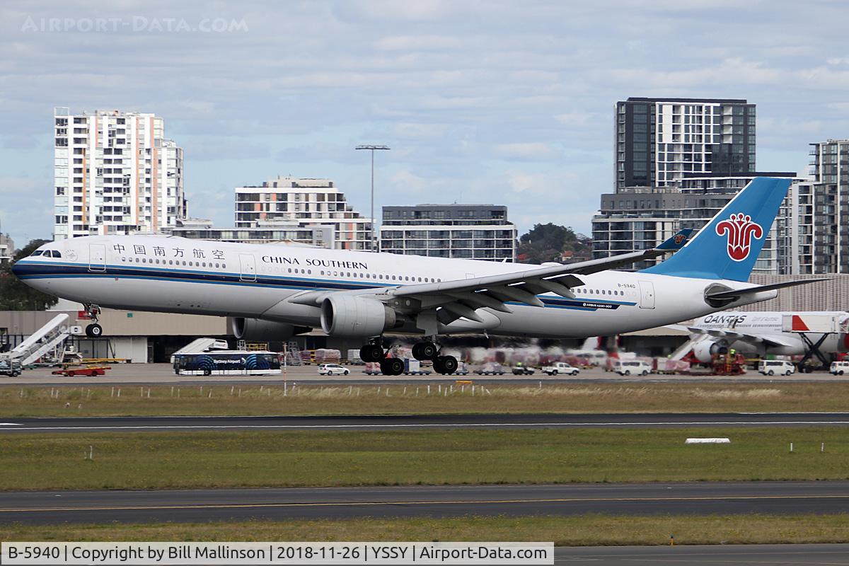 B-5940, 2014 Airbus A330-323 C/N 1519, onto 16R
