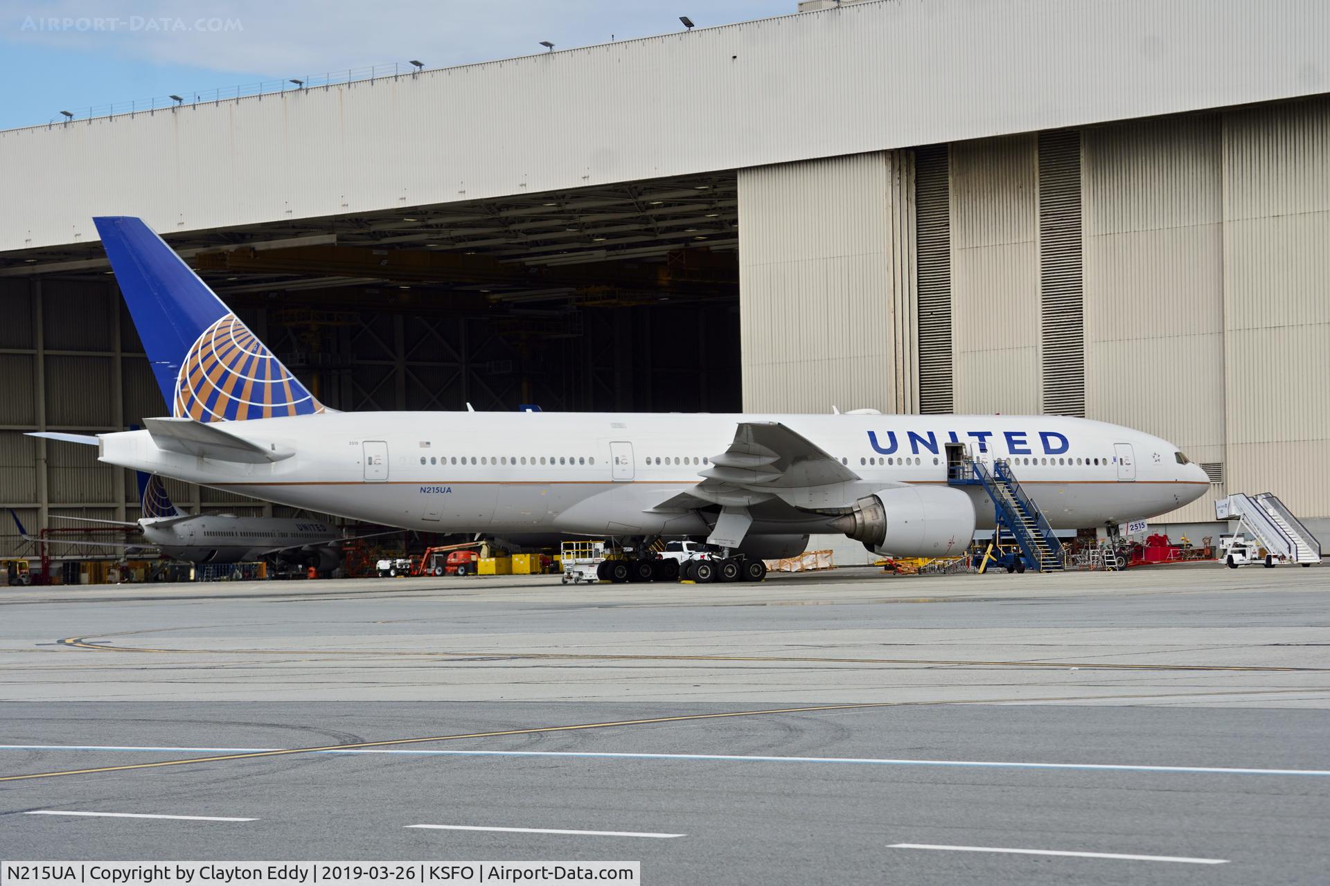N215UA, 2000 Boeing 777-222 C/N 30221, SFO 2019.