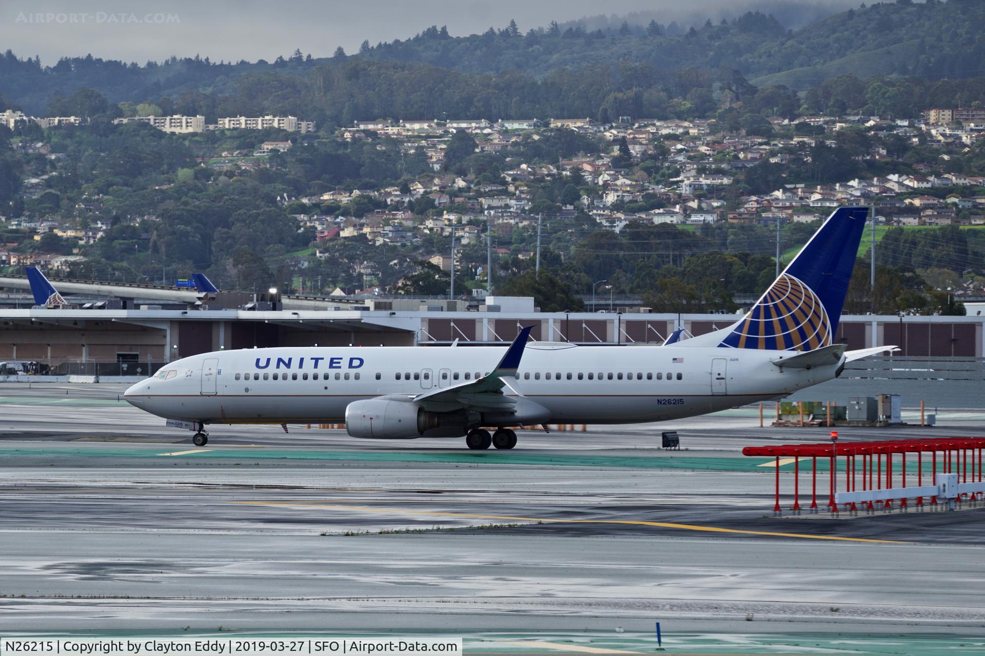 N26215, 1998 Boeing 737-824 C/N 28775, SFO 2019.