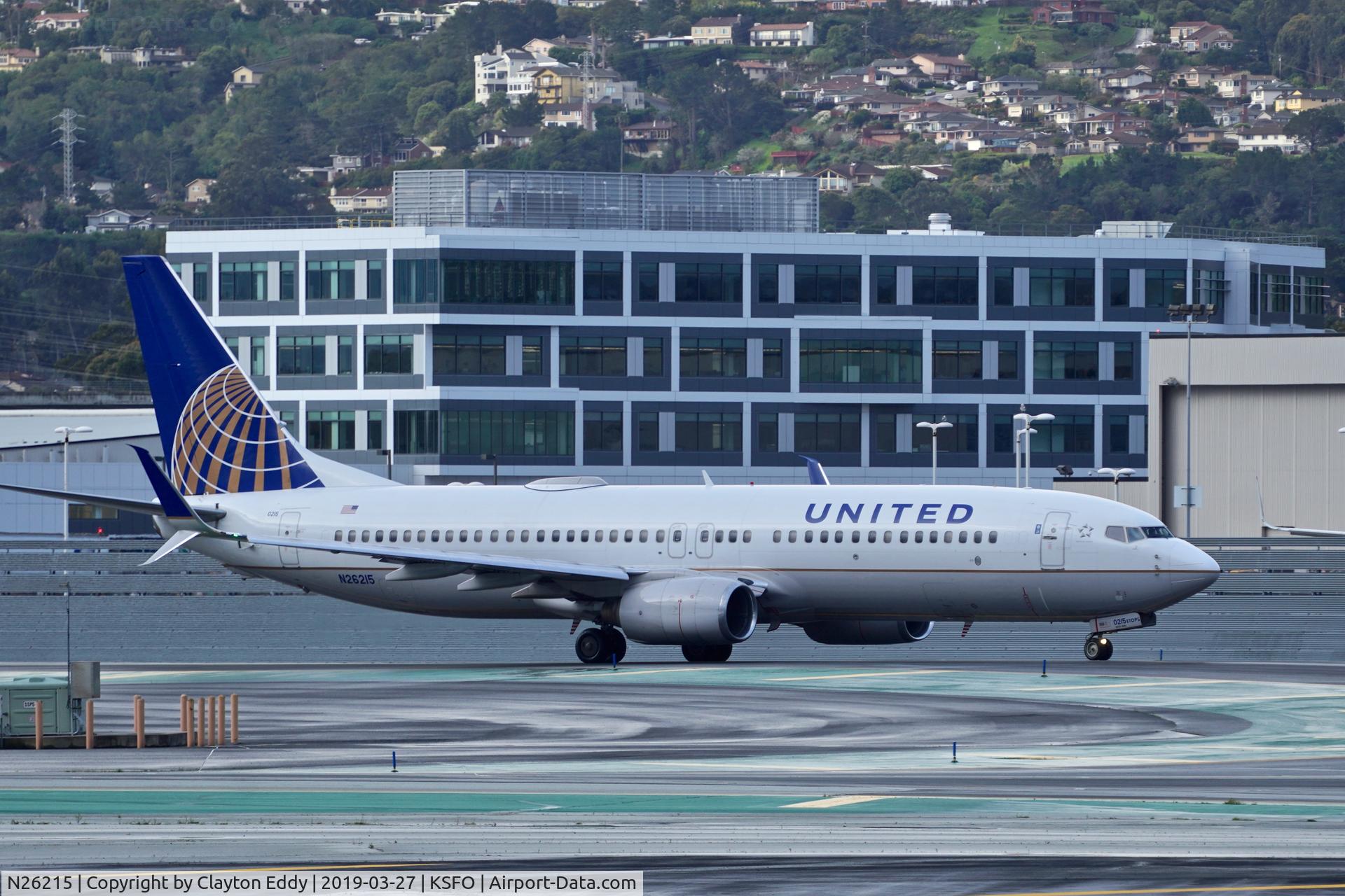 N26215, 1998 Boeing 737-824 C/N 28775, SFO 2019.