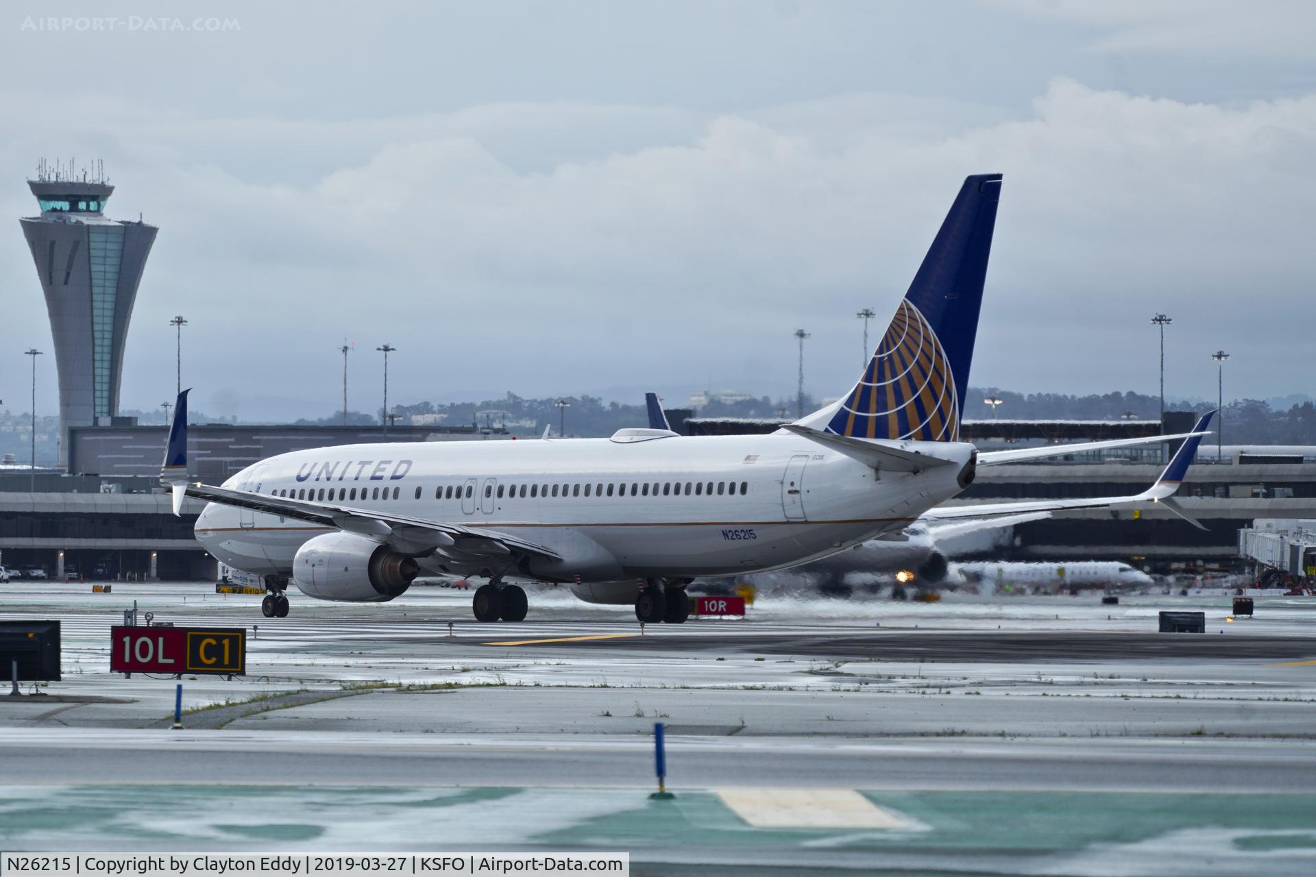 N26215, 1998 Boeing 737-824 C/N 28775, SFO 2019.