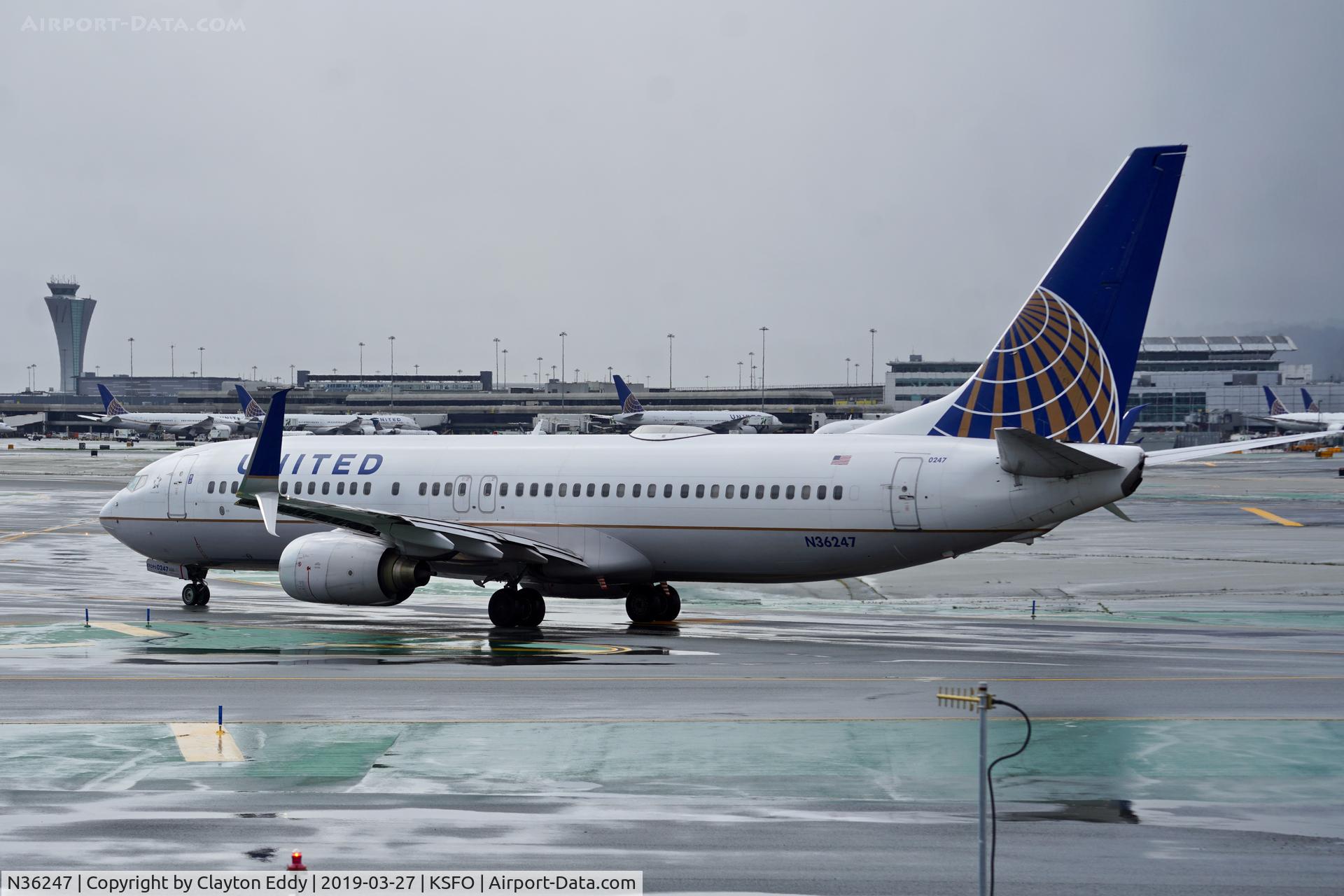 N36247, 1999 Boeing 737-824 C/N 28807, SFO 2019.