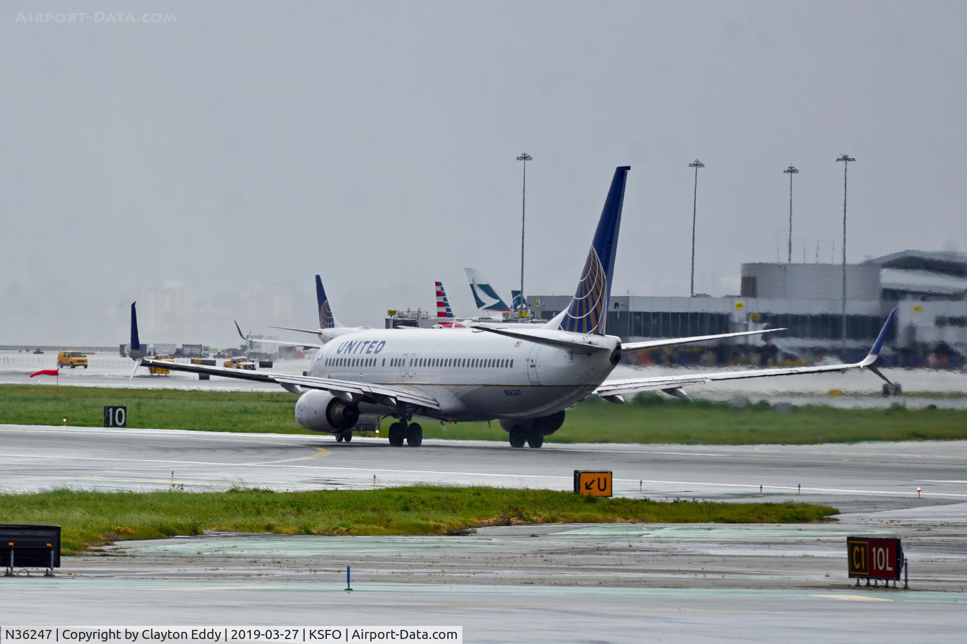 N36247, 1999 Boeing 737-824 C/N 28807, SFO 2019.