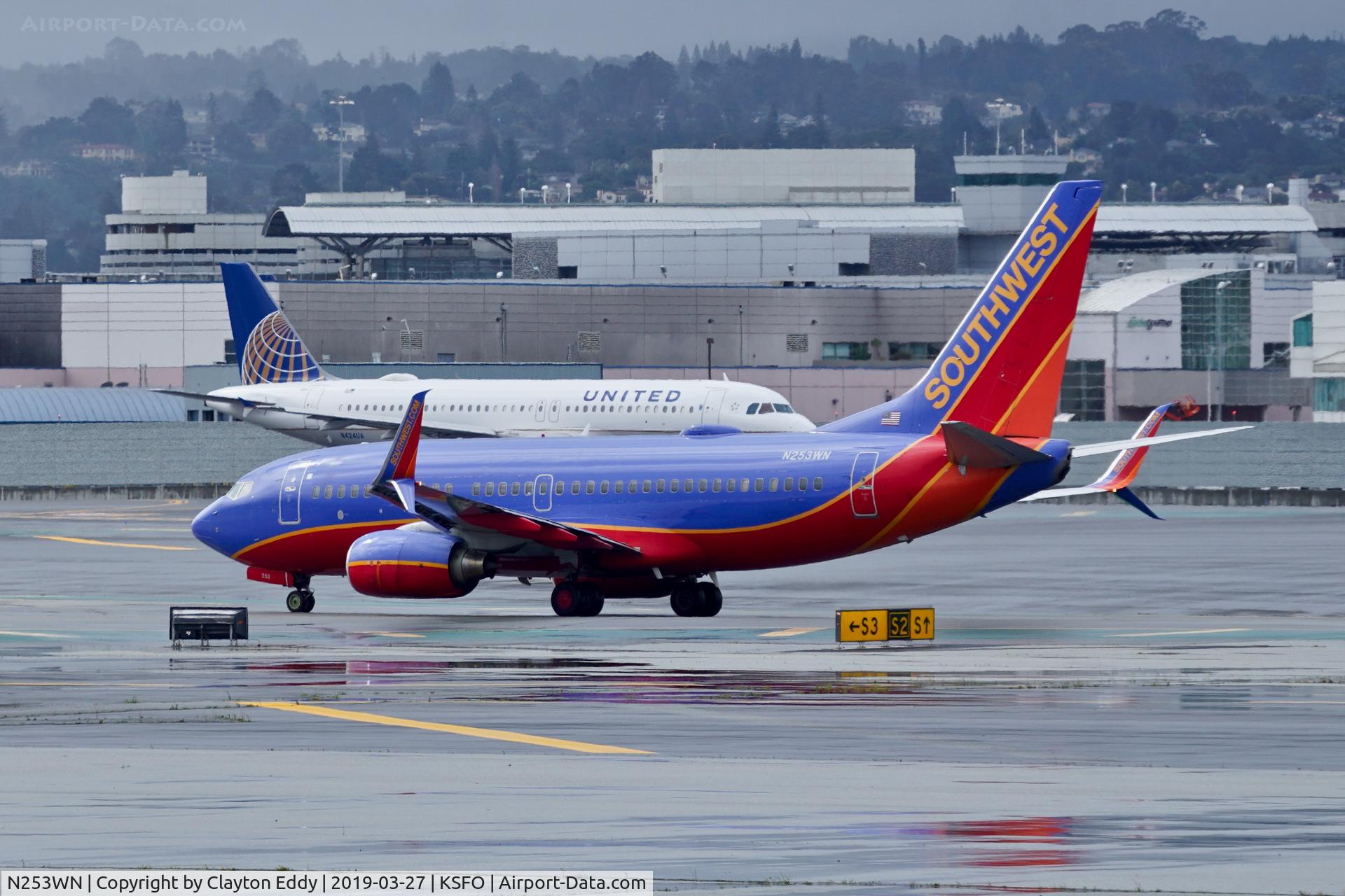 N253WN, 2006 Boeing 737-7H4 C/N 32511, SFO 2019.