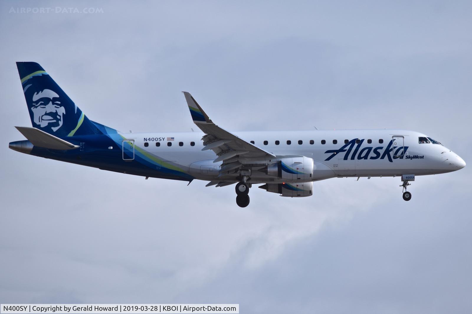 N400SY, 2018 Embraer 175LR (ERJ-170-200LR) C/N 17000732, Landing RWY 10L.