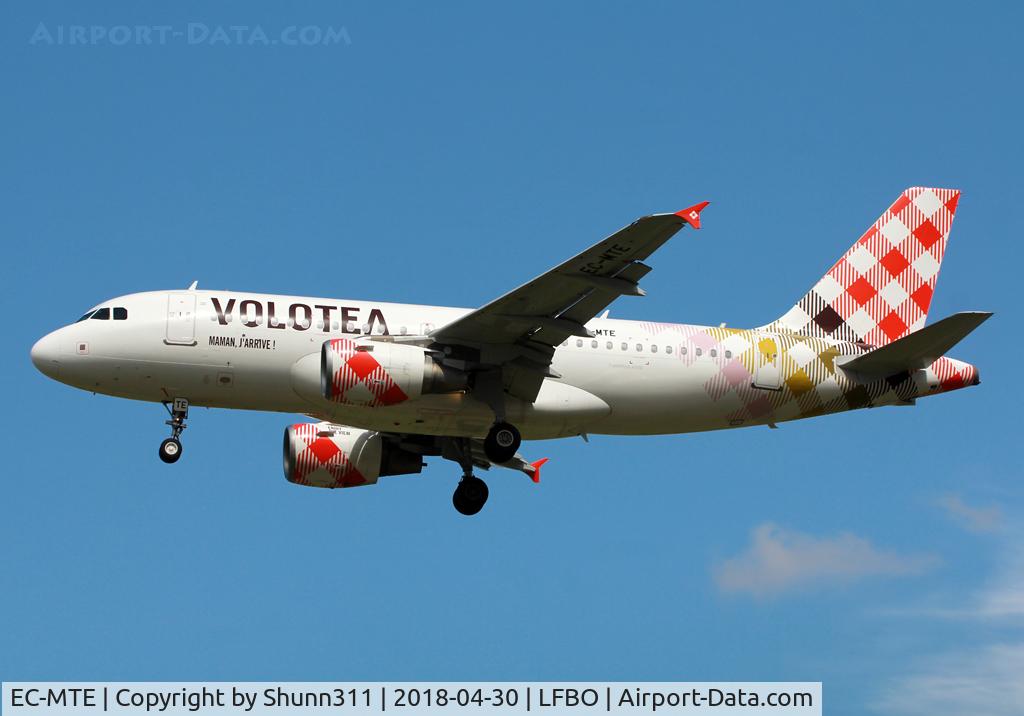EC-MTE, 2004 Airbus A319-111 C/N 2332, Landing rwy 32L