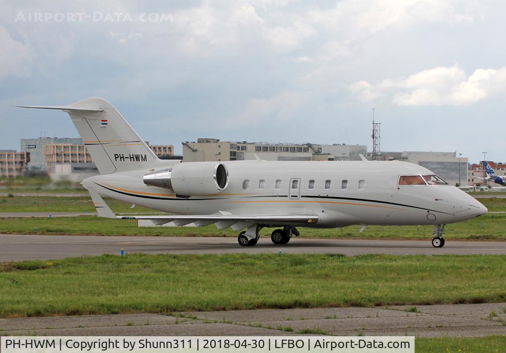 PH-HWM, 2013 Bombardier Challenger 605 (CL-600-2B16) C/N 5937, Taxiing to the General Aviation area...
