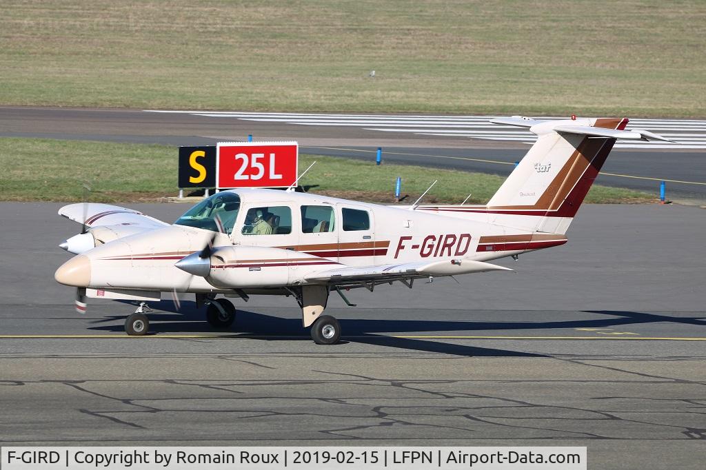 F-GIRD, 1981 Beech 76 Duchess C/N ME-387, Taxiing