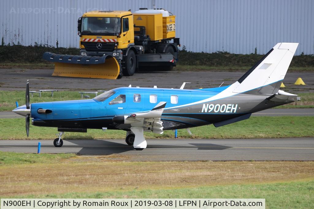 N900EH, 2015 Socata TBM-700 C/N 1082, Taxiing
