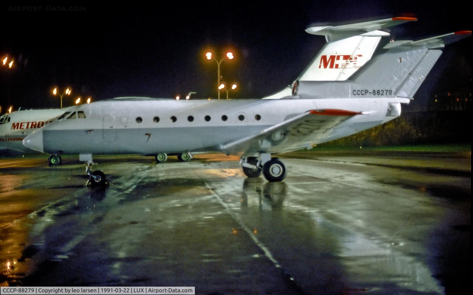 CCCP-88279, 1977 Yakovlev Yak-40 C/N 9720154, Luxemburg 22.3.1991