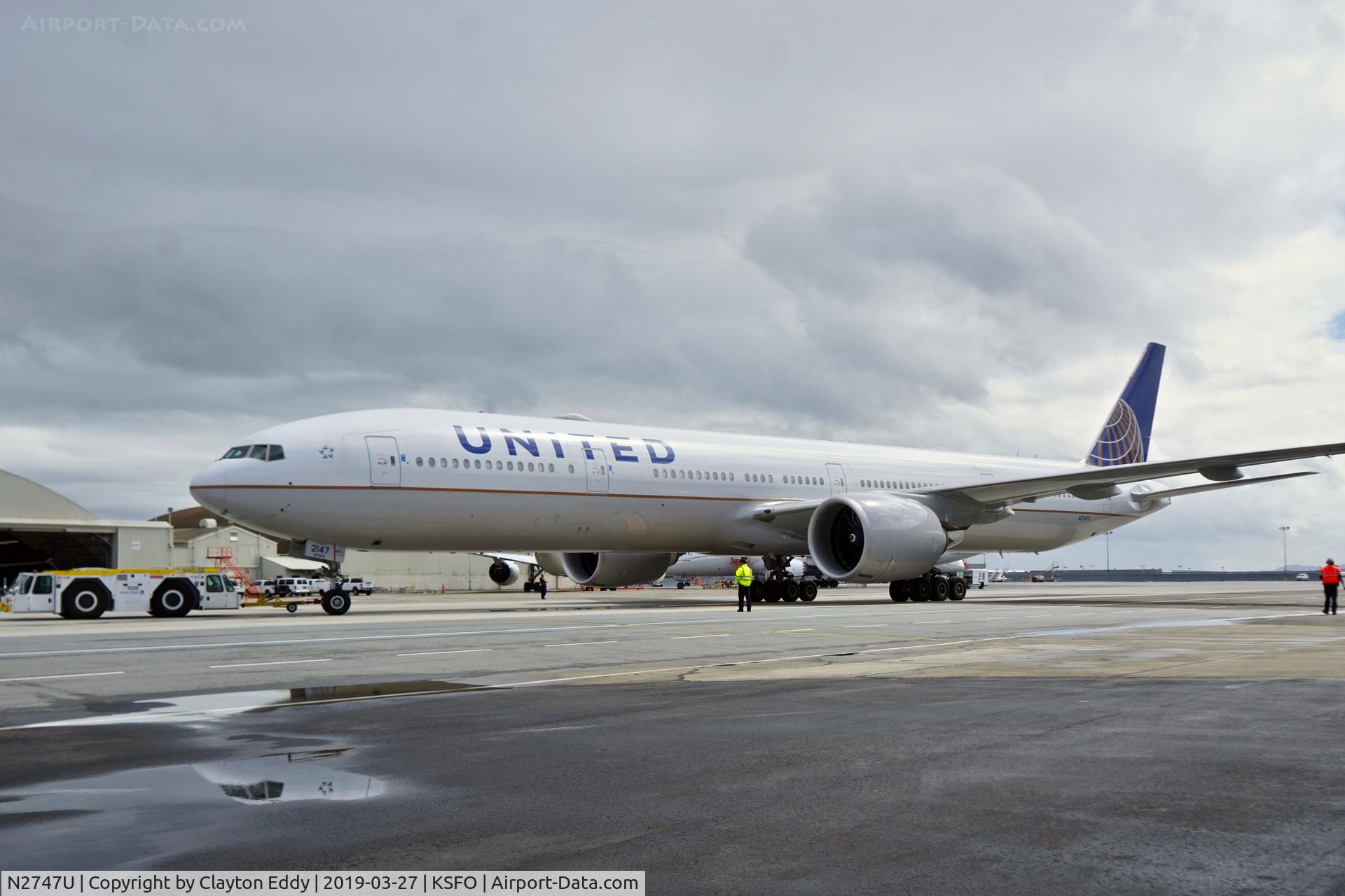N2747U, 2018 Boeing 777-322/ER C/N 64991, SFO 2019.
