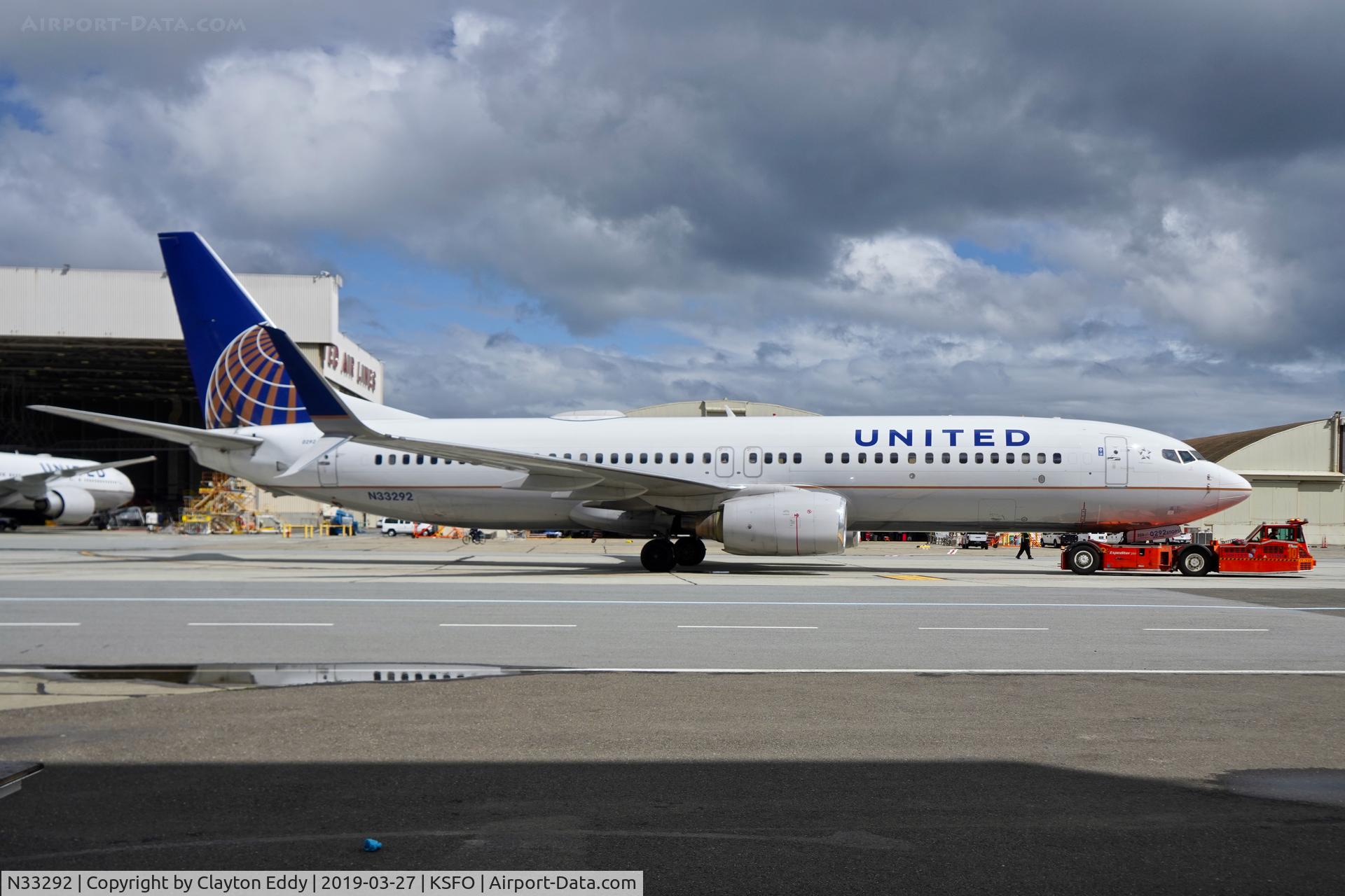 N33292, 2004 Boeing 737-824 C/N 33455, SFO 2019.