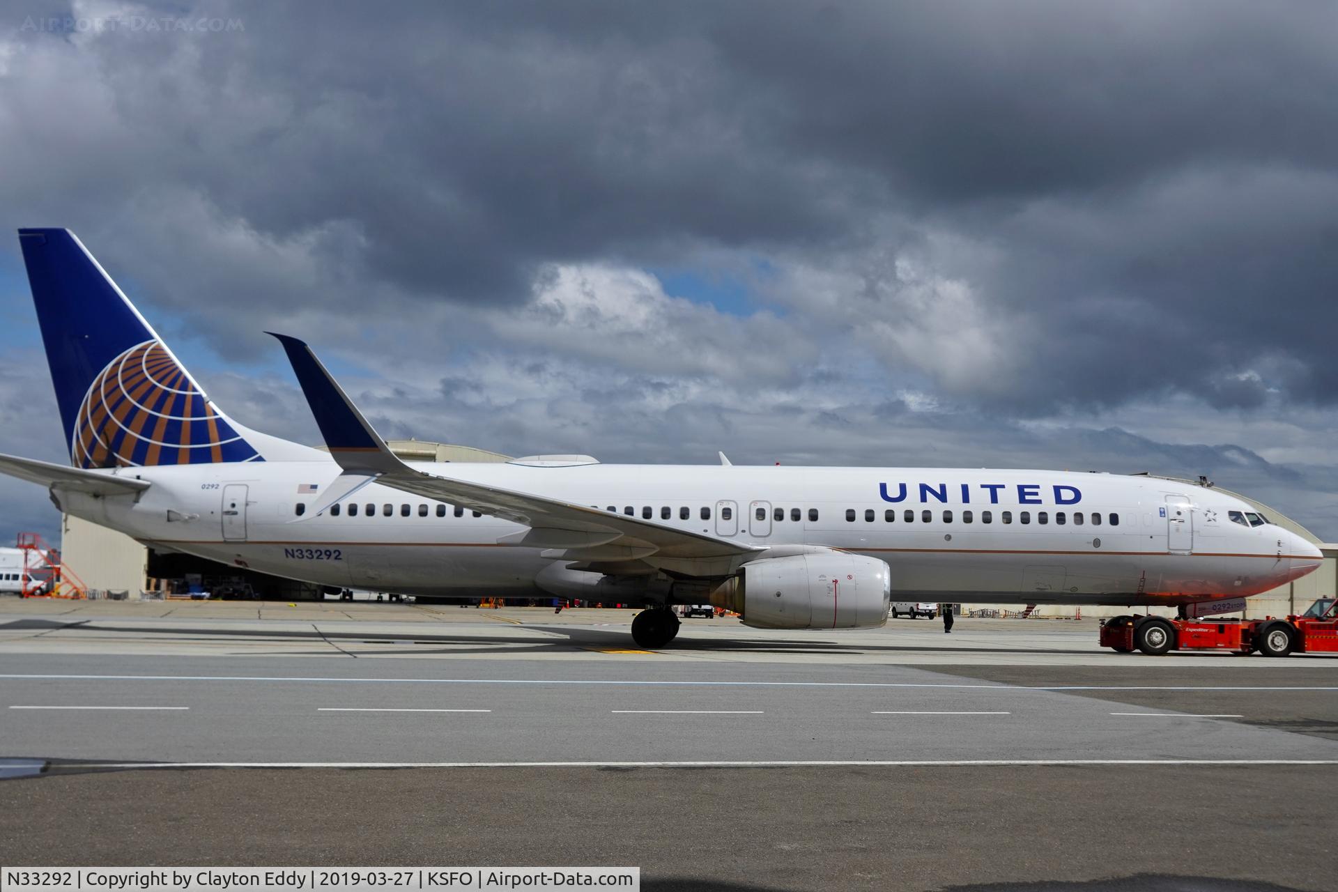 N33292, 2004 Boeing 737-824 C/N 33455, SFO 2019.