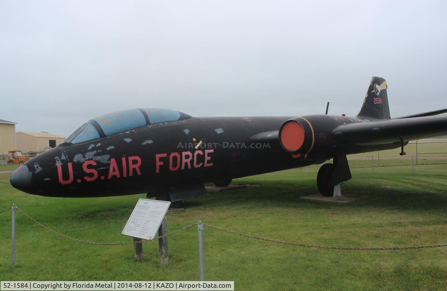 52-1584, 1952 Martin B-57B-MA Canberra C/N 174, B-57B