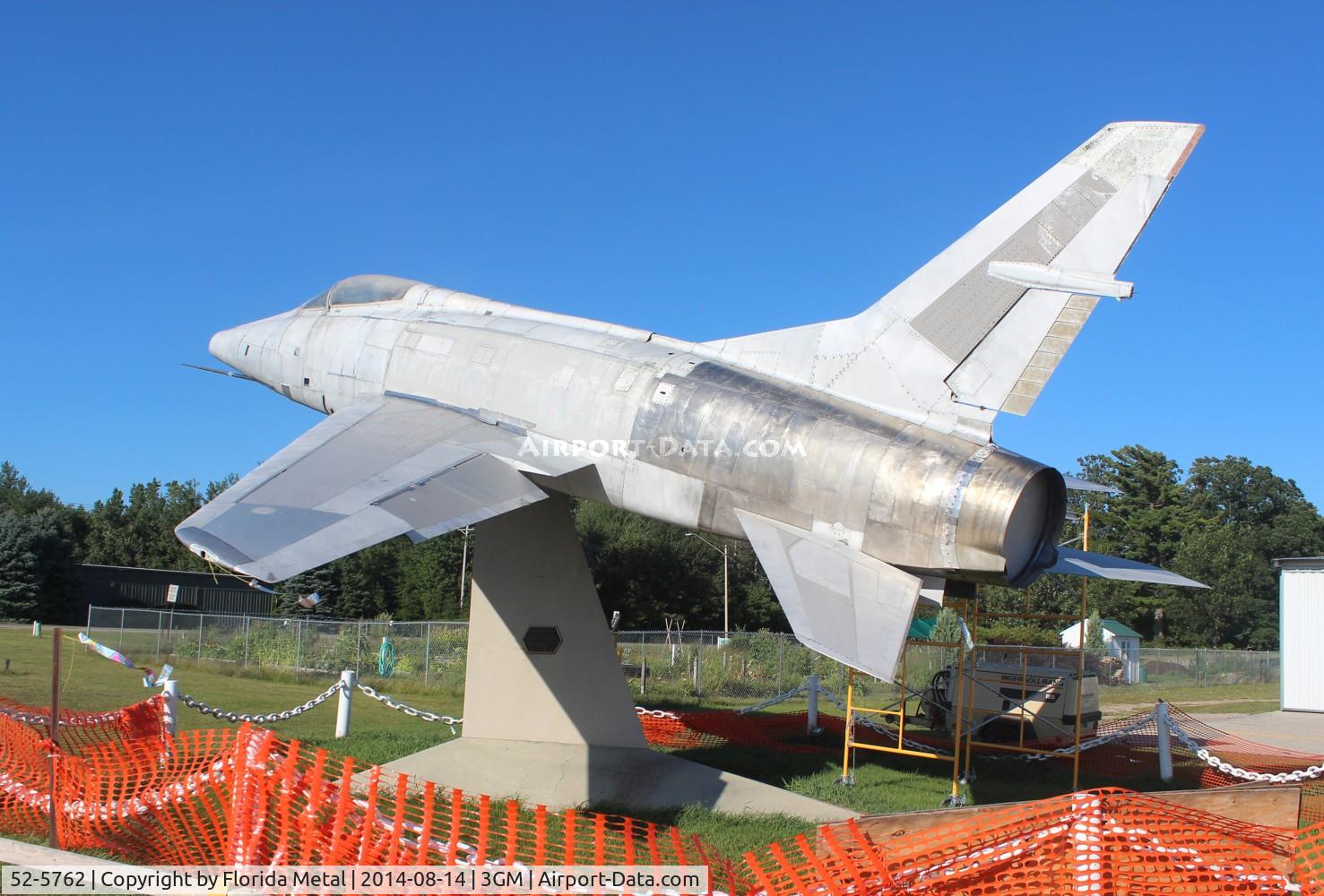 52-5762, 1952 North American F-100A Super Sabre C/N 192-7, F-100A