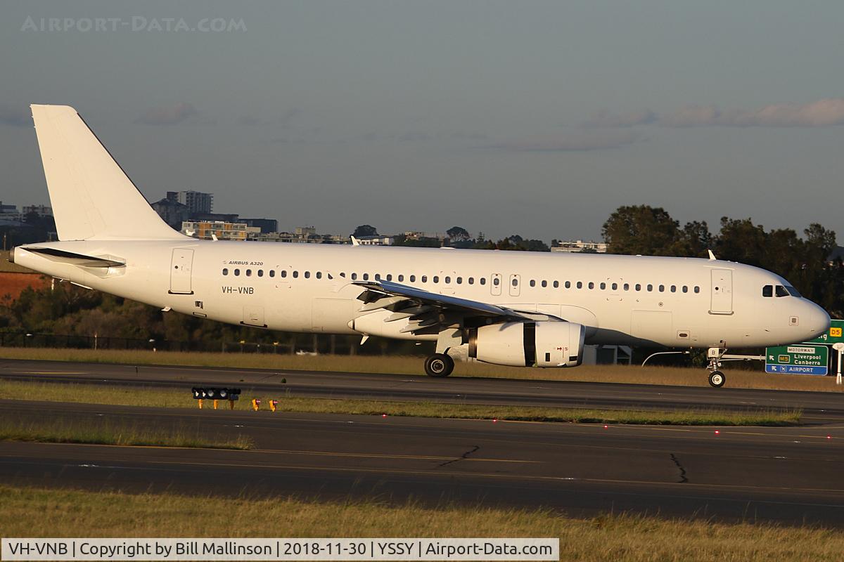 VH-VNB, 2006 Airbus A320-232 C/N 2906, TAXIING