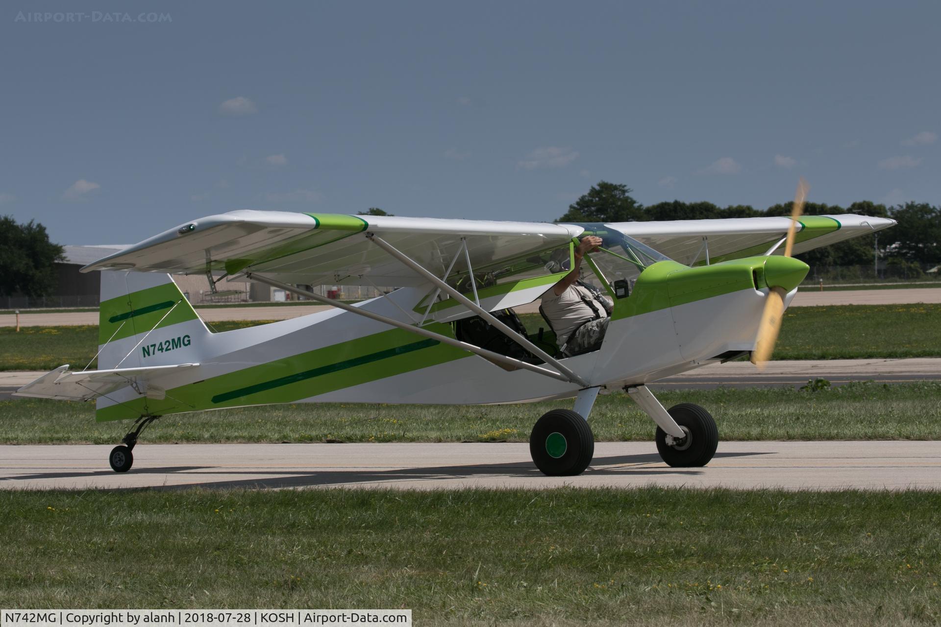 N742MG, 2006 Rans S-7S Courier C/N 1003354, Taxiing for departure, AirVenture 2018