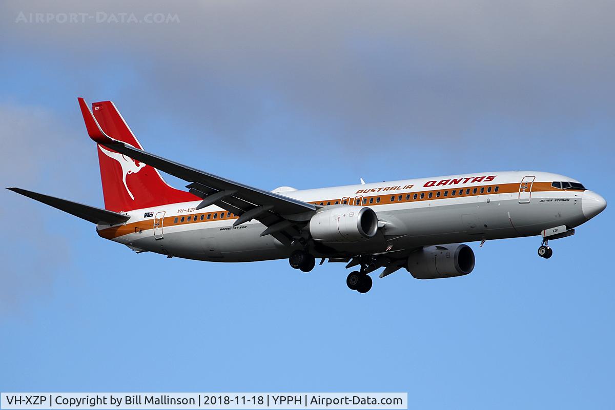 VH-XZP, 2014 Boeing 737-838 C/N 44577, finals