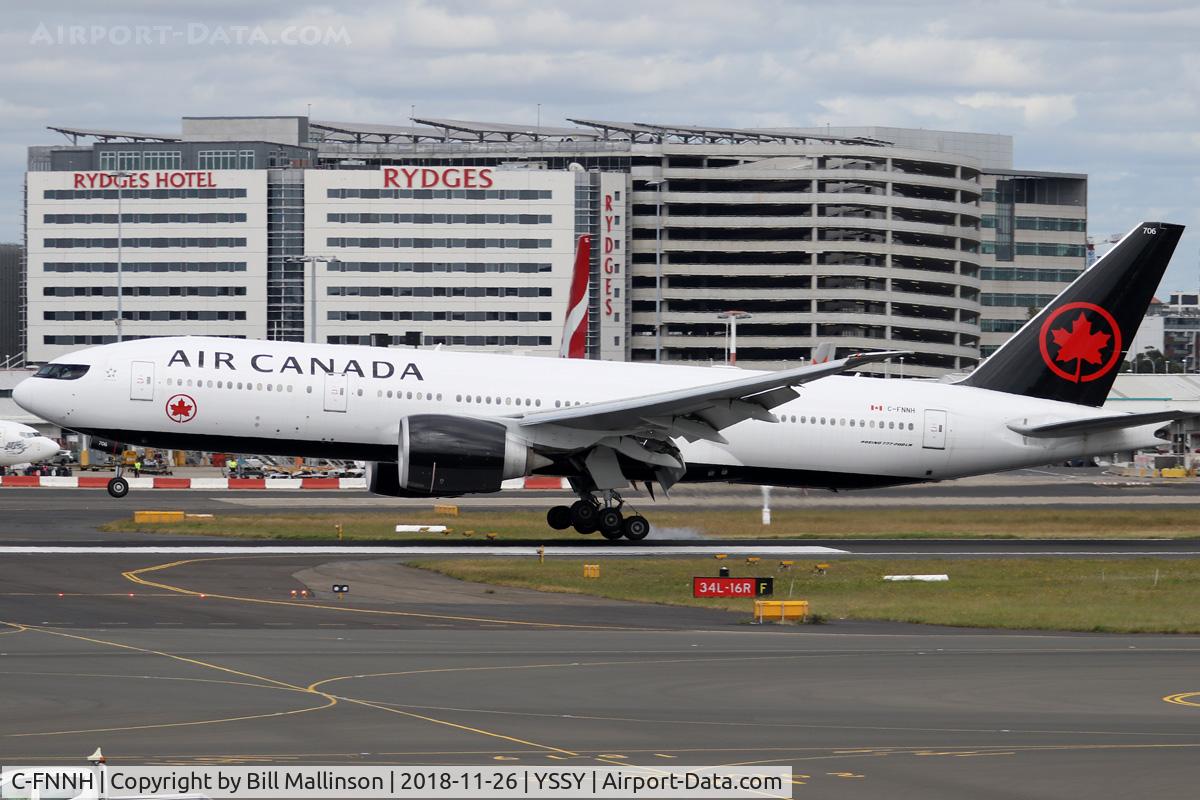 C-FNNH, 2008 Boeing 777-233/LR C/N 35247, onto 16R