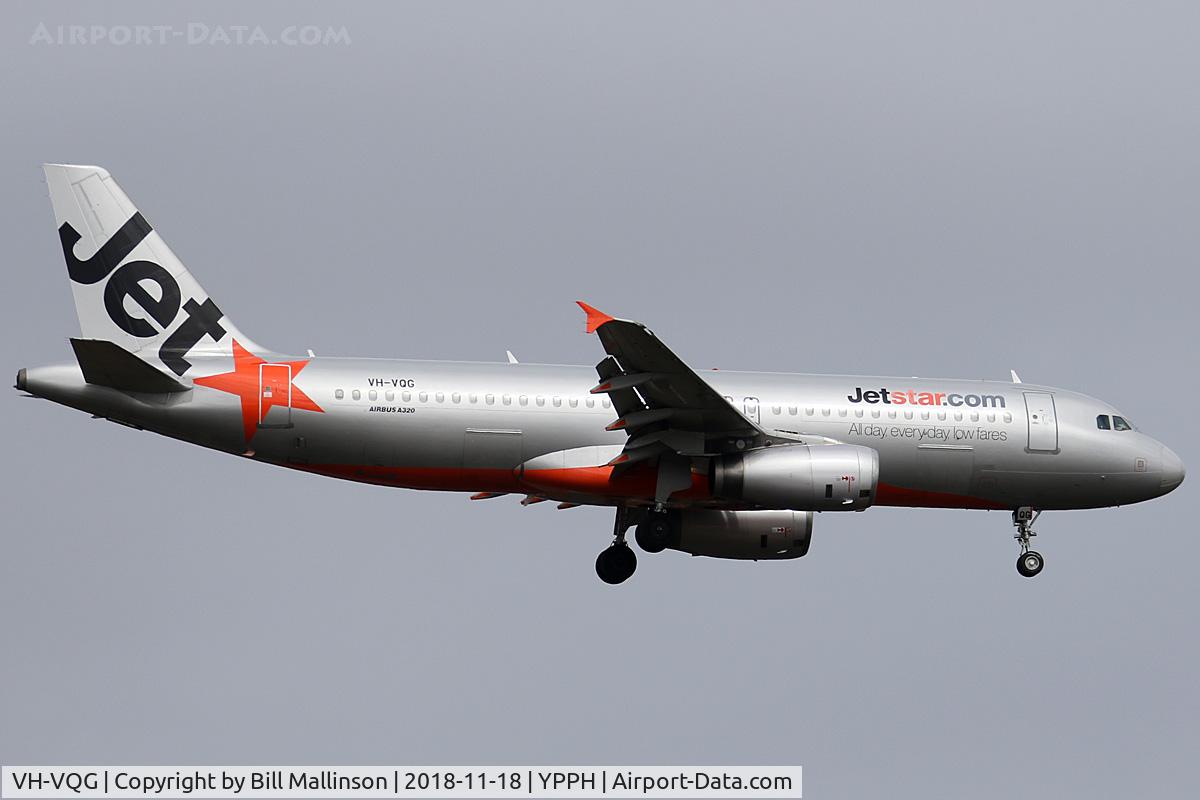 VH-VQG, 2006 Airbus A320-232 C/N 2787, finals to 21