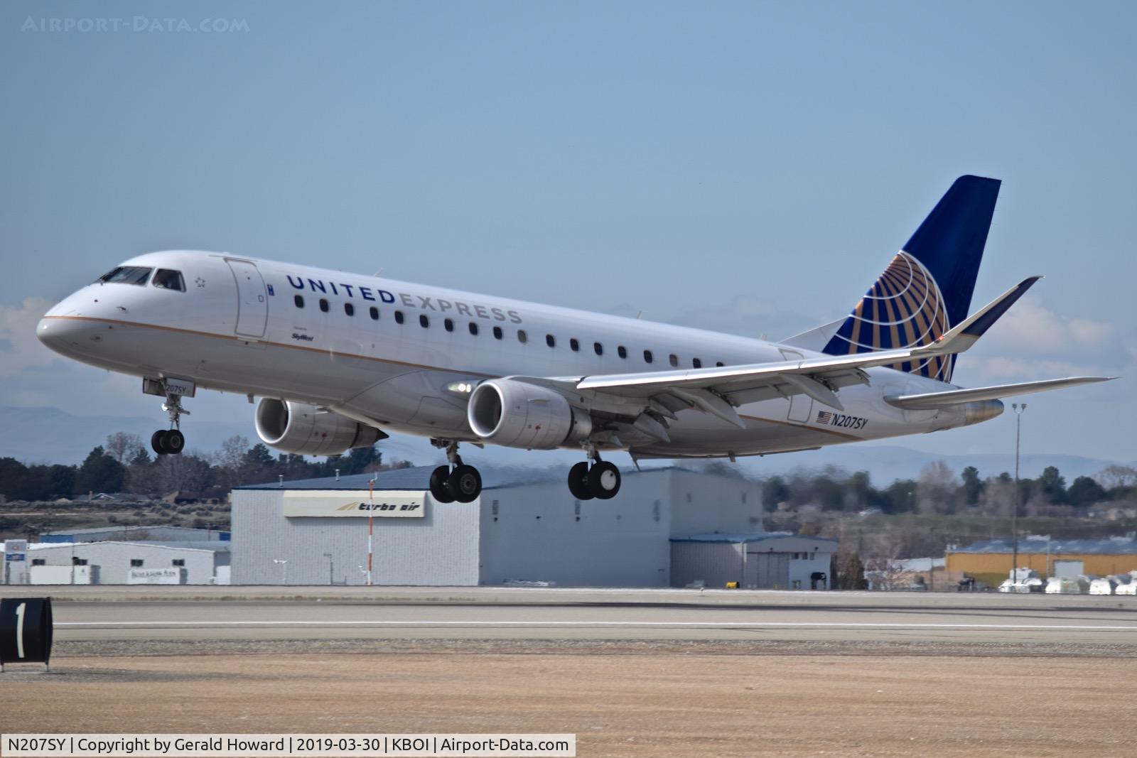 N207SY, 2017 Embraer 175LR (ERJ-170-200LR) C/N 17000643, Past the numbers on RWY 10L.