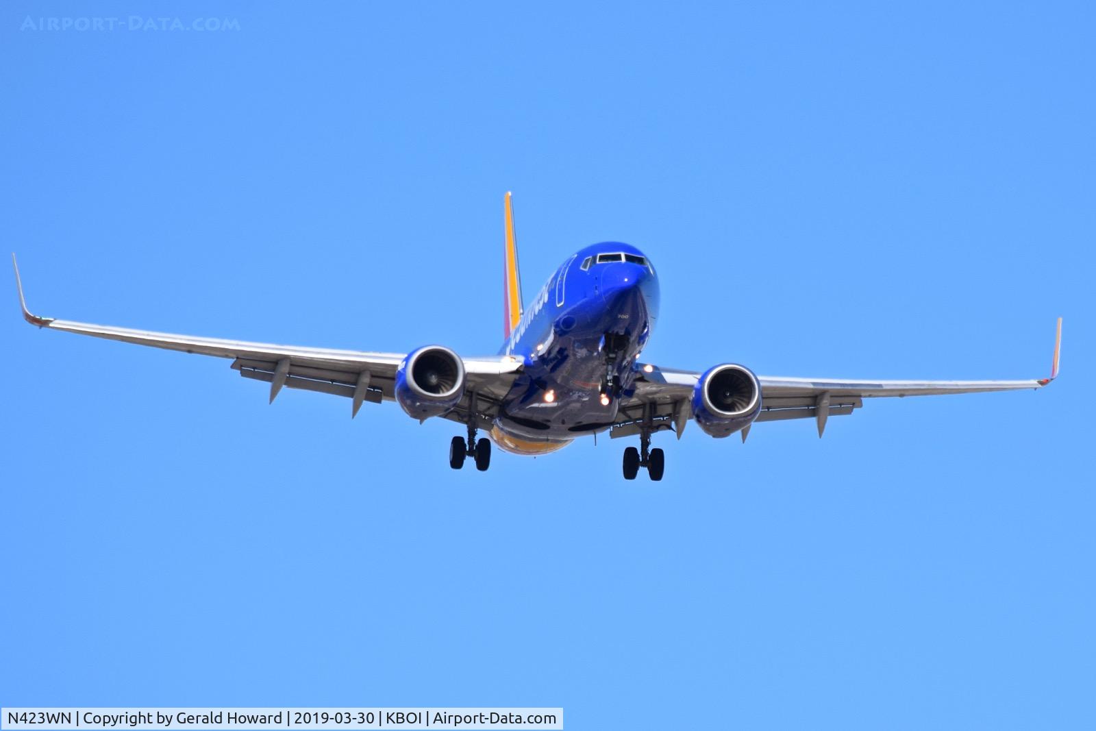 N423WN, 2002 Boeing 737-7H4 C/N 29827, Approach to RWY 10L.