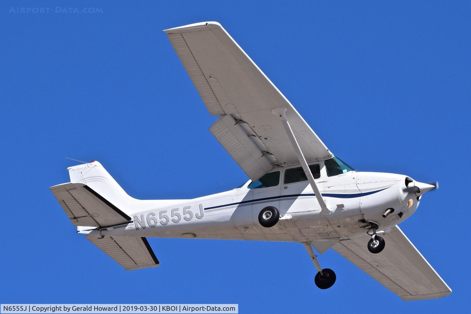 N6555J, 1980 Cessna 172N C/N 17273890, Landing RWY 10L.