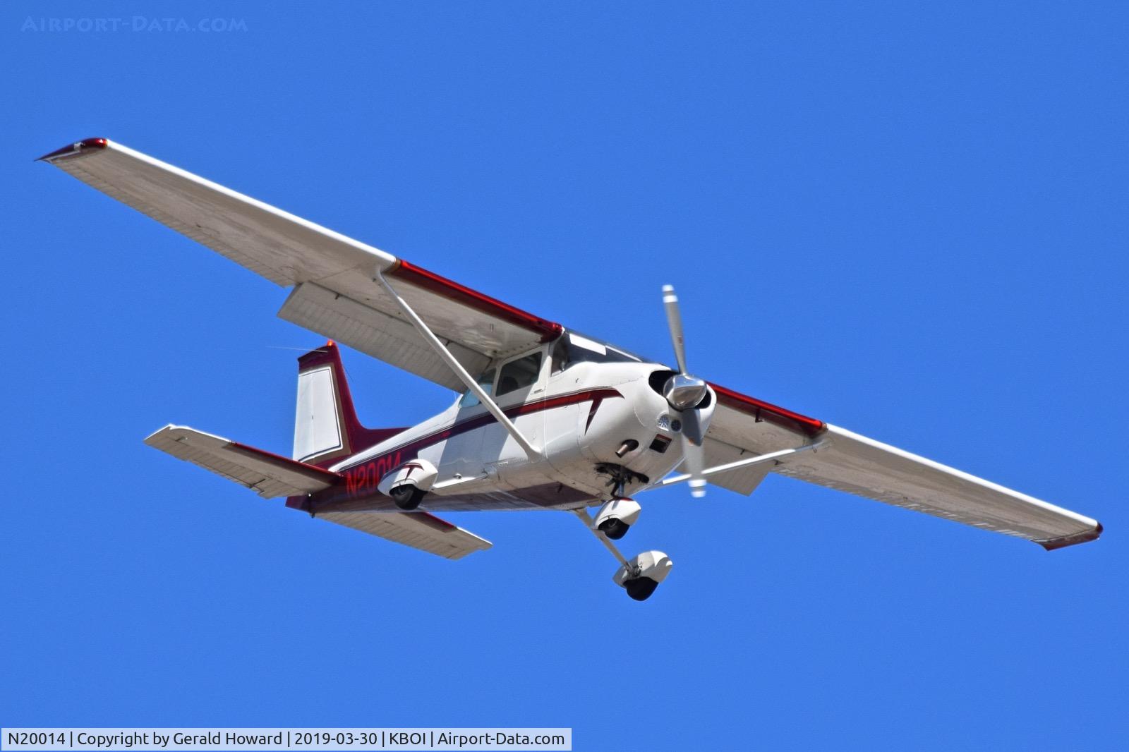 N20014, 1972 Cessna 172M C/N 17260930, Landing RWY 10L.