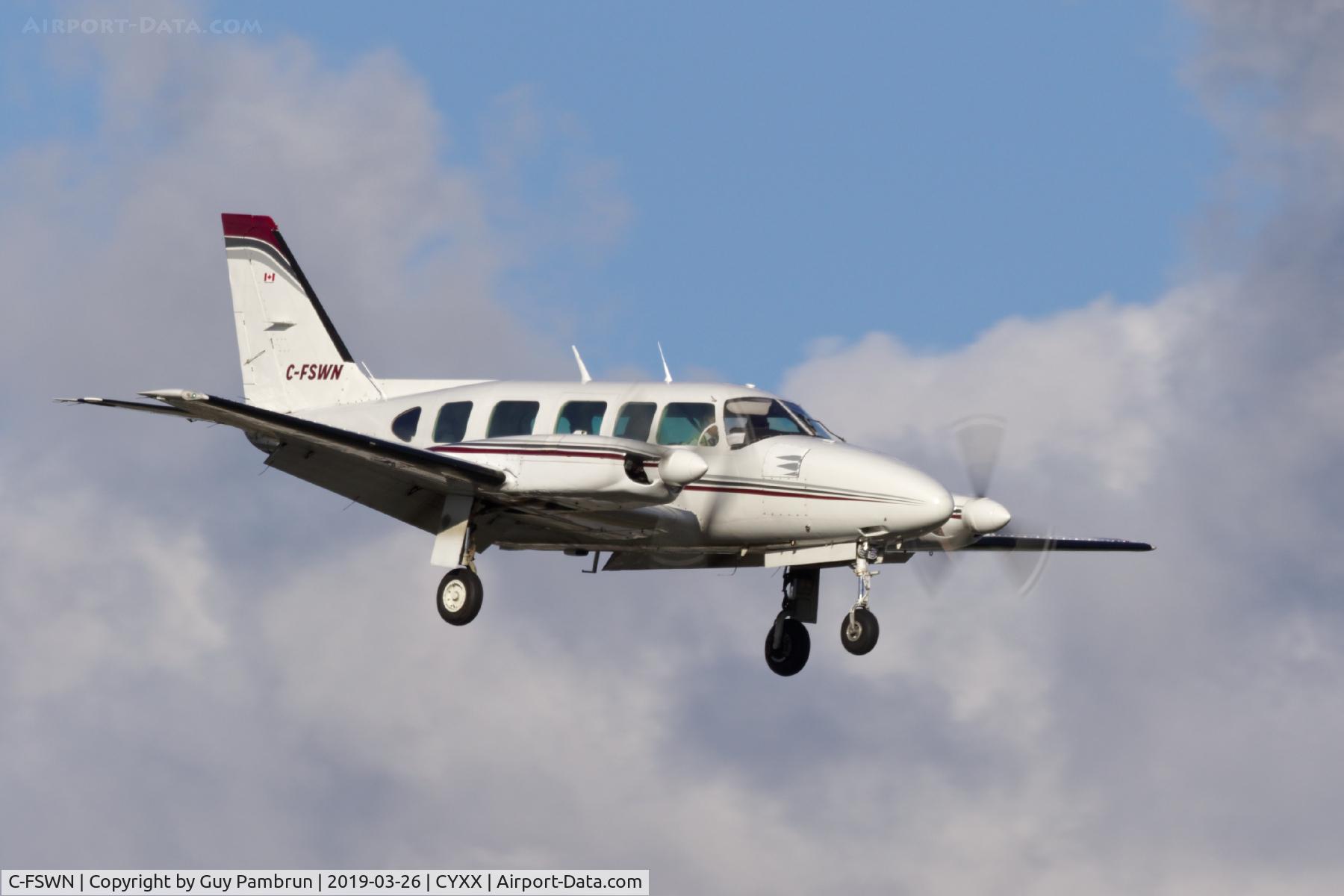 C-FSWN, 1979 Piper PA-31-350 Chieftain C/N 31-7952182, Landing