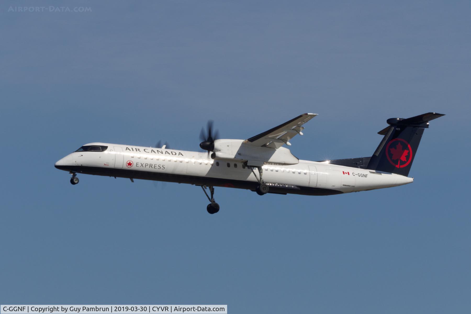 C-GGNF, 2012 De Havilland Canada DHC-8-402 Dash 8 C/N 4393, Landing
