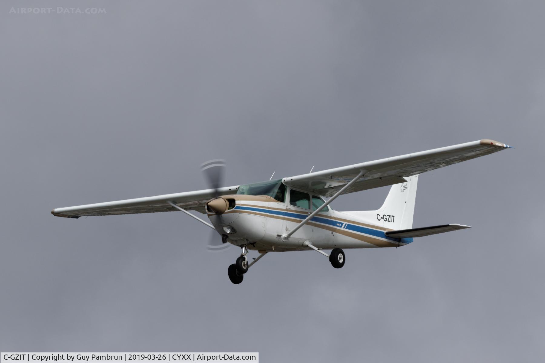 C-GZIT, 1979 Cessna R172K Hawk XP C/N R1723132, Landing