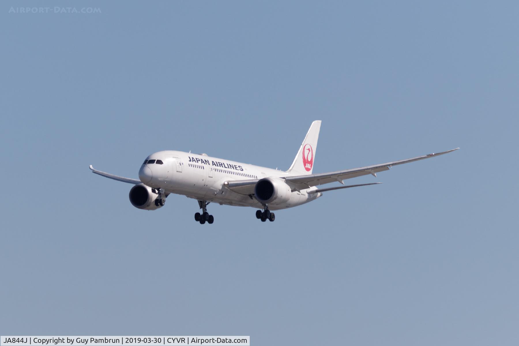 JA844J, 2016 Boeing 787-8 Dreamliner Dreamliner C/N 38136, Landing