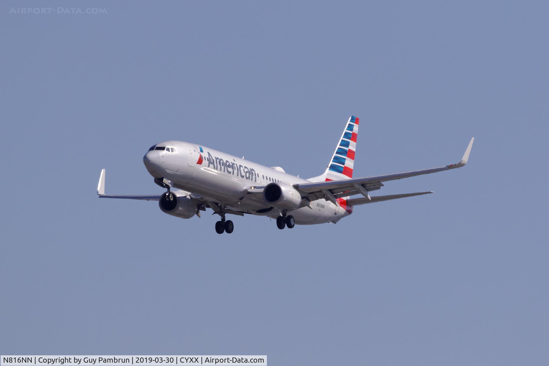 N816NN, 2009 Boeing 737-823 C/N 31081, Landing