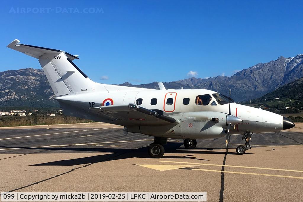 099, Embraer EMB-121AA Xingu C/N 121-099, Taxiing