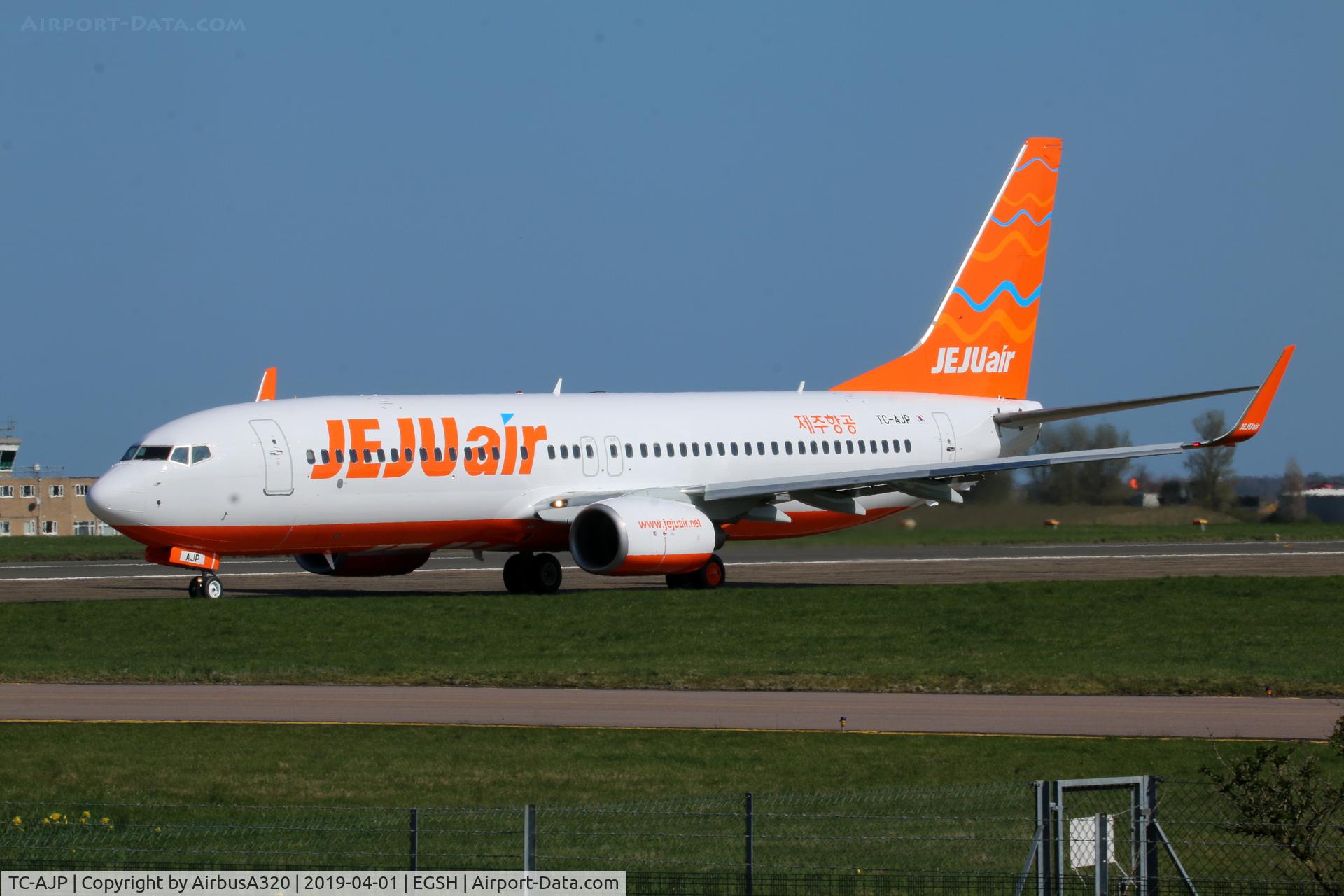 TC-AJP, 2011 Boeing 737-82R C/N 32735, Departing Norwich following repaint