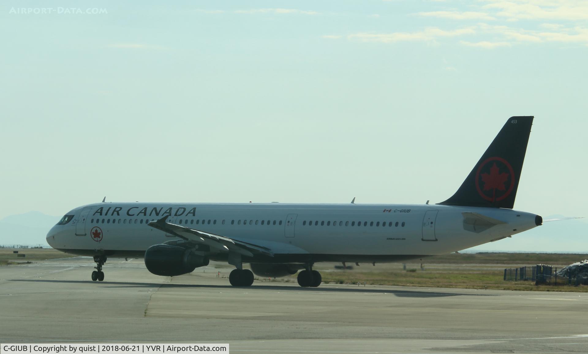 C-GIUB, 2001 Airbus A321-211 C/N 1623, Taxing at YVR