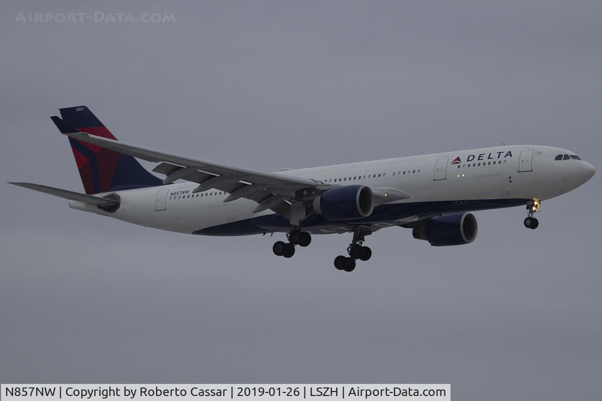 N857NW, 2004 Airbus A330-223 C/N 0633, Zurich - Kloten