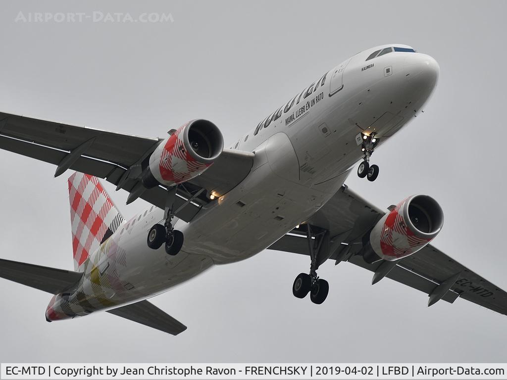EC-MTD, 2004 Airbus A319-111 C/N 2318, VOLOTEA V7802 from Chateauroux CHR landing runway 23
