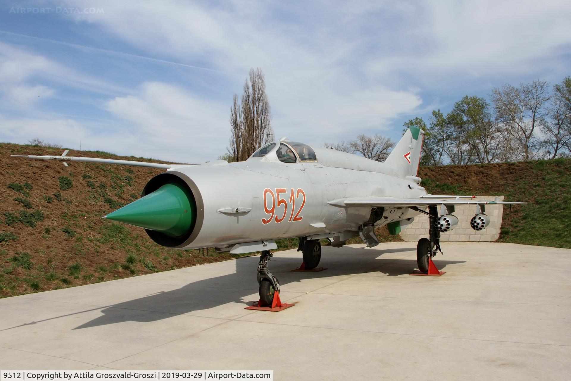 9512, 1974 Mikoyan-Gurevich MiG-21MF C/N 969512, RepTár. Szolnok aviation history museum, Hungary