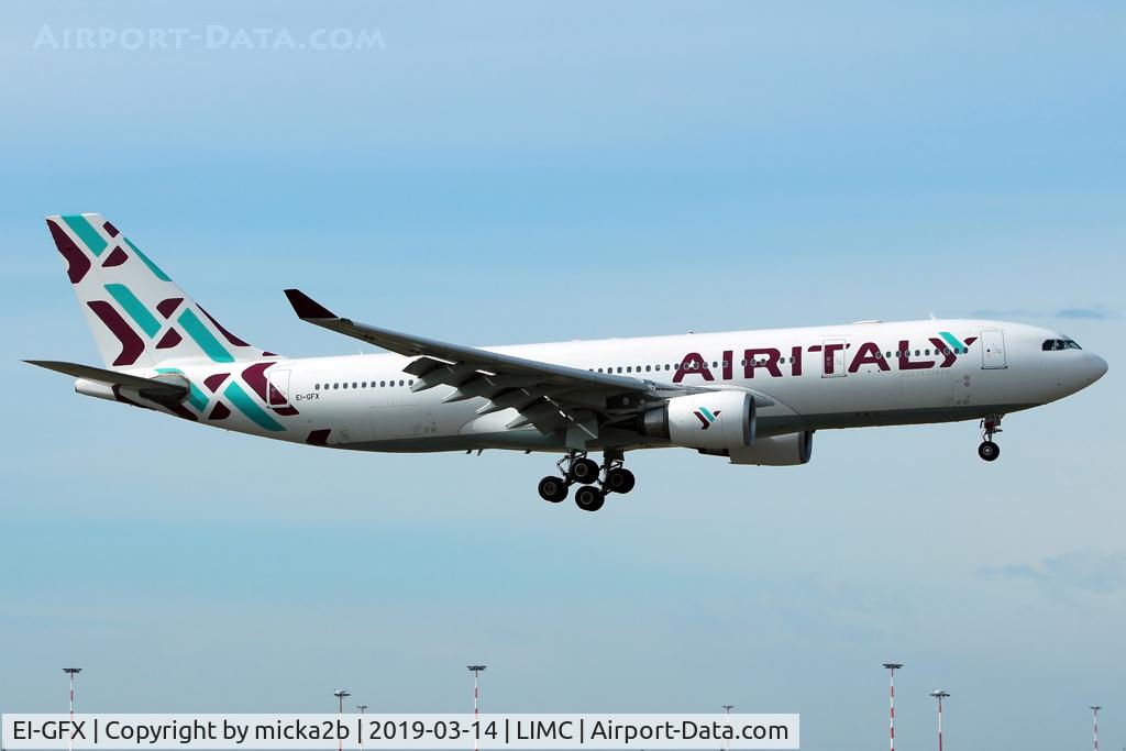 EI-GFX, 2004 Airbus A330-203 C/N 571, Landing