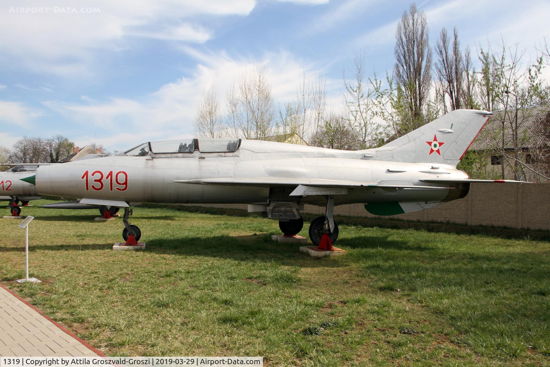 1319, 1965 Mikoyan-Gurevich MiG-21U-400 C/N 661319, RepTár. Szolnok aviation history museum, Hungary