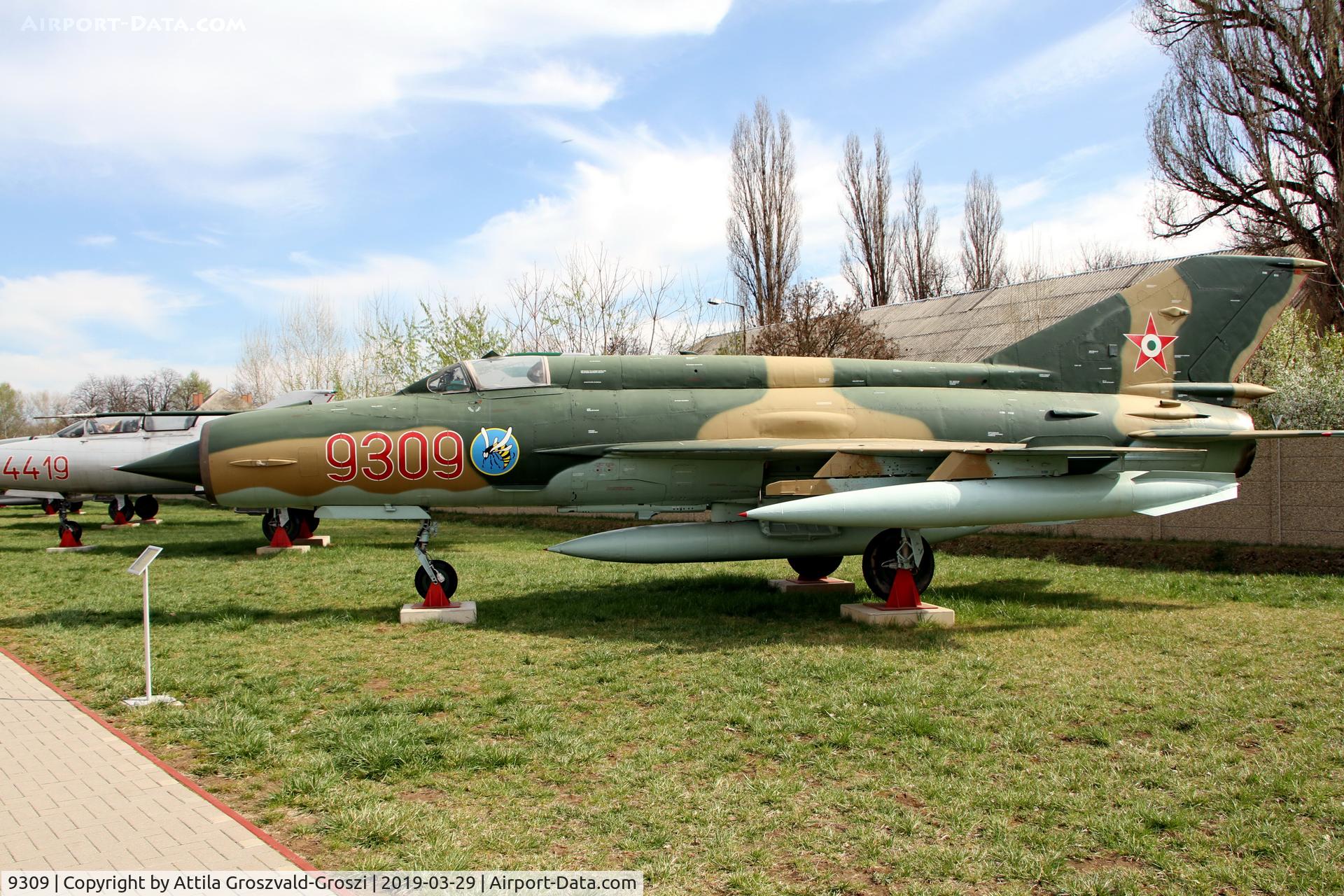 9309, 1974 Mikoyan-Gurevich MiG-21MF C/N 969309, RepTár. Szolnok aviation history museum, Hungary