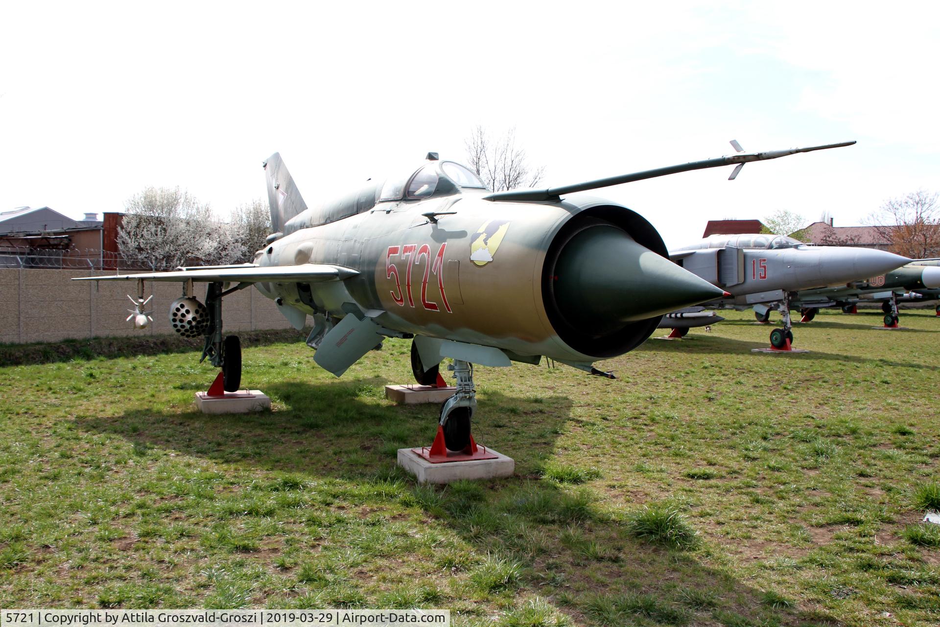 5721, Mikoyan-Gurevich MiG-21bis C/N 75035721, RepTár. Szolnok aviation history museum, Hungary