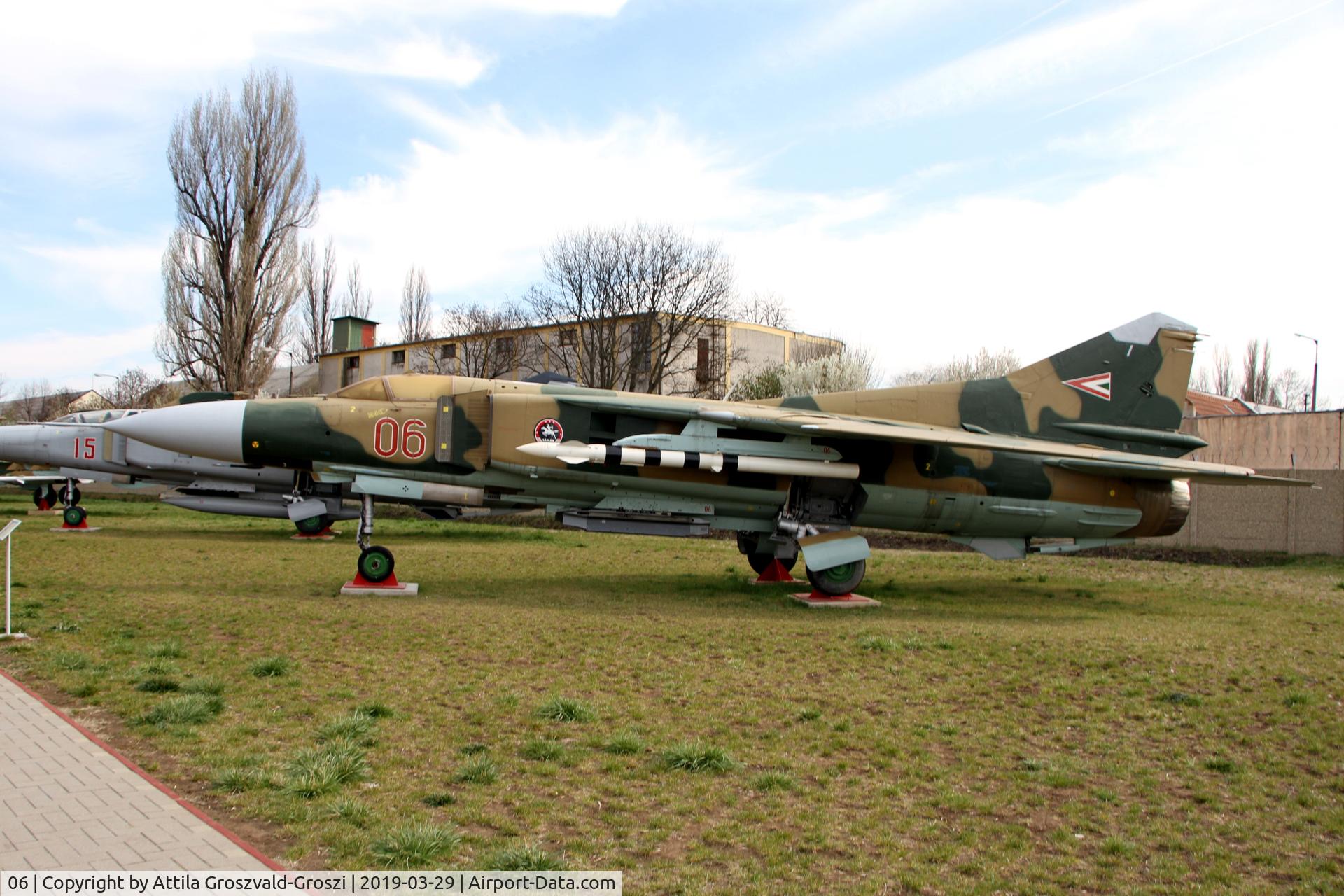 06, 1979 Mikoyan-Gurevich MiG-23MF C/N 0390217165, RepTár. Szolnok aviation history museum, Hungary