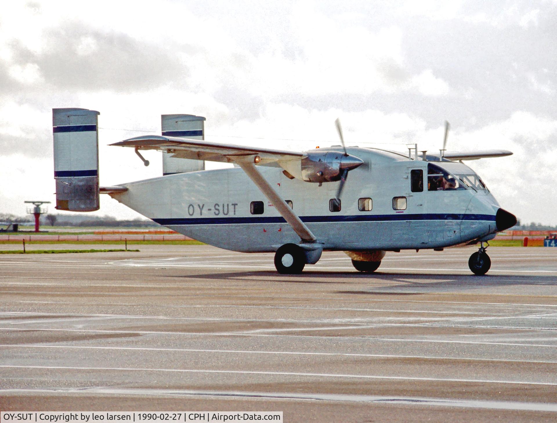 OY-SUT, 1979 Short SC-7 Skyvan 3 C/N SH.1968, Copenhagen 27.2.1990