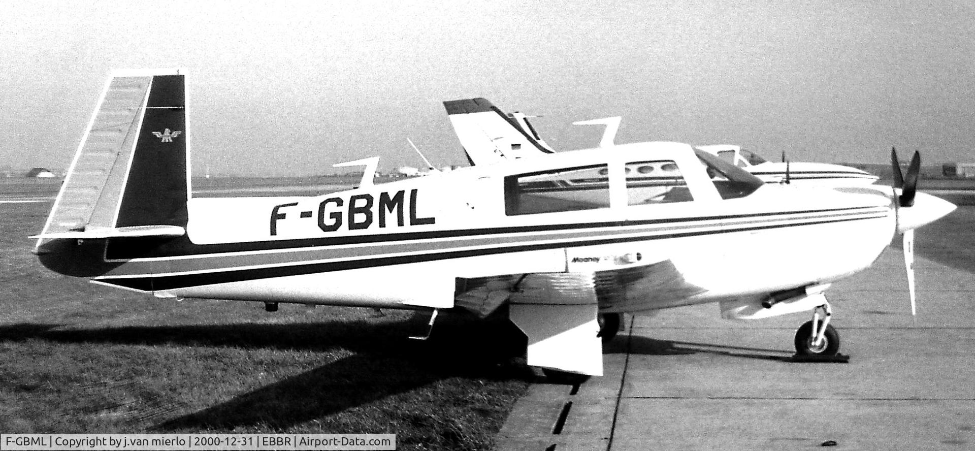 F-GBML, Mooney M20J 201 C/N 24-0530, Brussels, Belgium'80s
