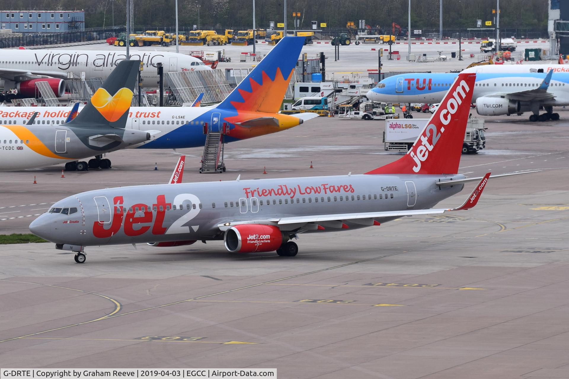 G-DRTE, 2000 Boeing 737-8K5 C/N 28228, Departing from Manchester.