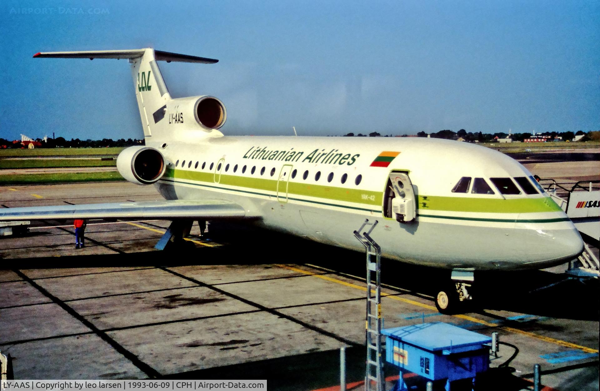 LY-AAS, 1988 Yakovlev Yak-42 C/N 4520421811395, Copenhagen 9.6.1993
