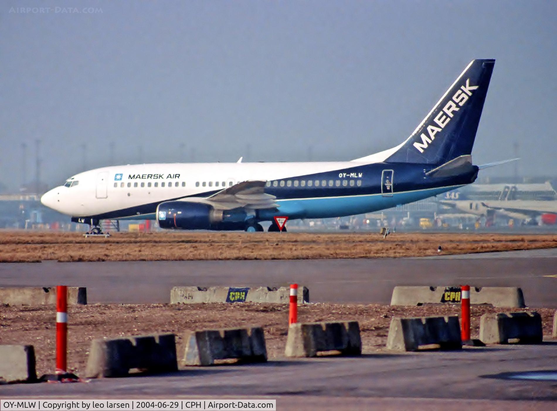 OY-MLW, 1999 Boeing 737-73S C/N 29078, Copenhagen 29.6.2004