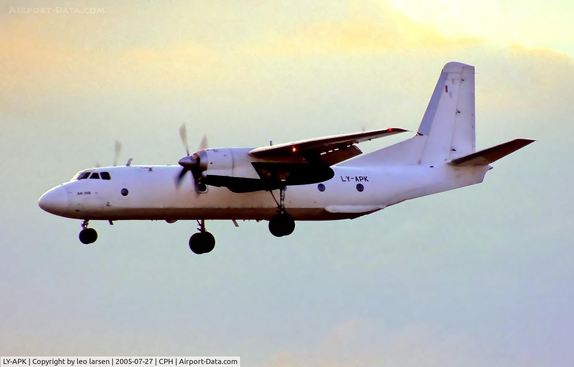 LY-APK, 1982 Antonov An-26B C/N 27312201, copenhagen27.7.2005